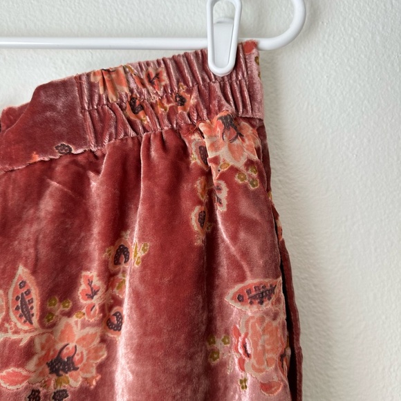 NWOT Anthropologie Pink Velvet Floral Burnout Trousers Medium - Picture 6 of 8